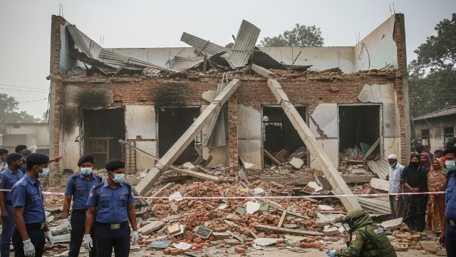 ঢাকার কেরানীগঞ্জে মাদরাসা ভবনে বিস্ফোরণ: ককটেল ও বোমা তৈরির সরঞ্জাম উদ্ধার, আহত ৪